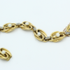 Antiek gouden armband , 8 grote ovale knoop schakels, waarop een oriëntparel gemonteerd, de tussenschakels met 3 diamantjes bewerkt
