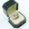 handgemaakte ring wit en rosé goud met robijnen en briljanten
